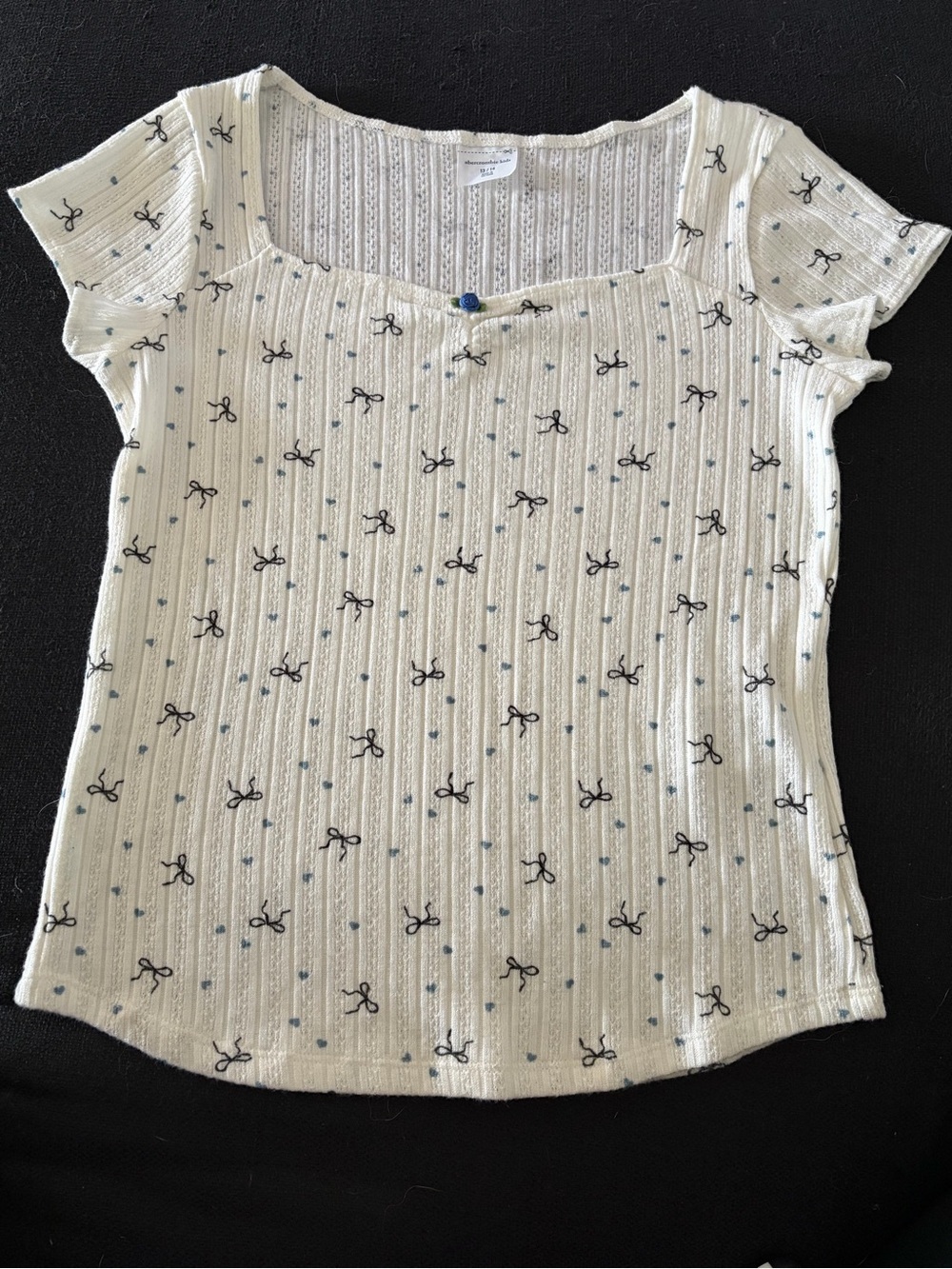 Abercrombie kids Cream Short-Sleeve Top with Black Bow and Blue Roses